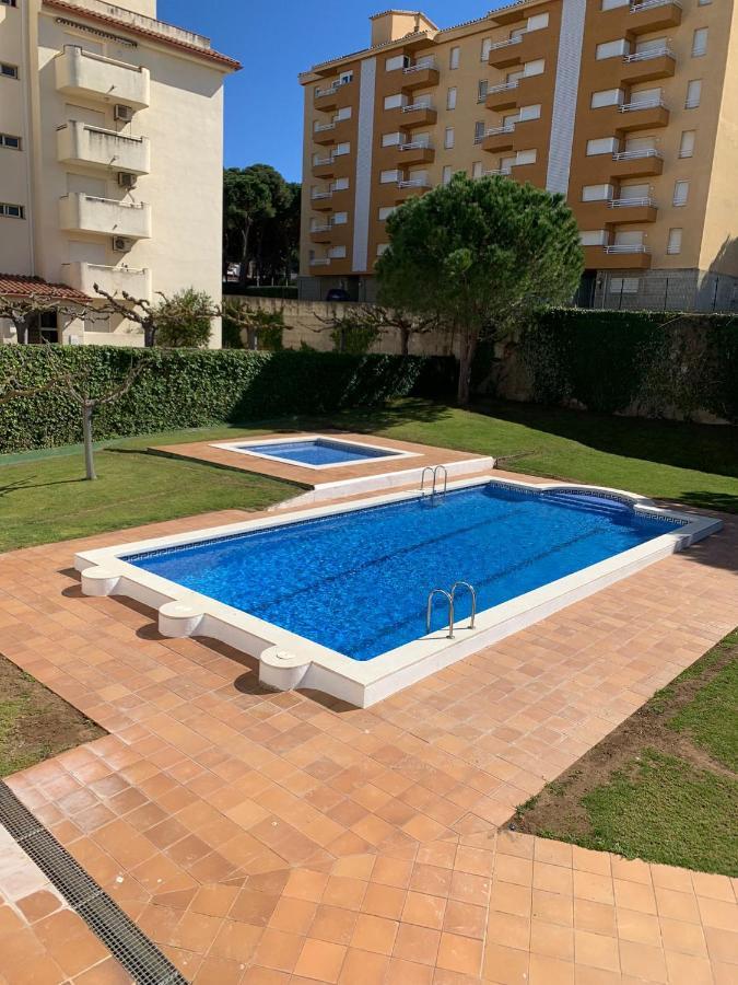 Cosy Apartment In L Escala, 7 Mins Walk To The Closest Beach, Riells L' Escala Kültér fotó