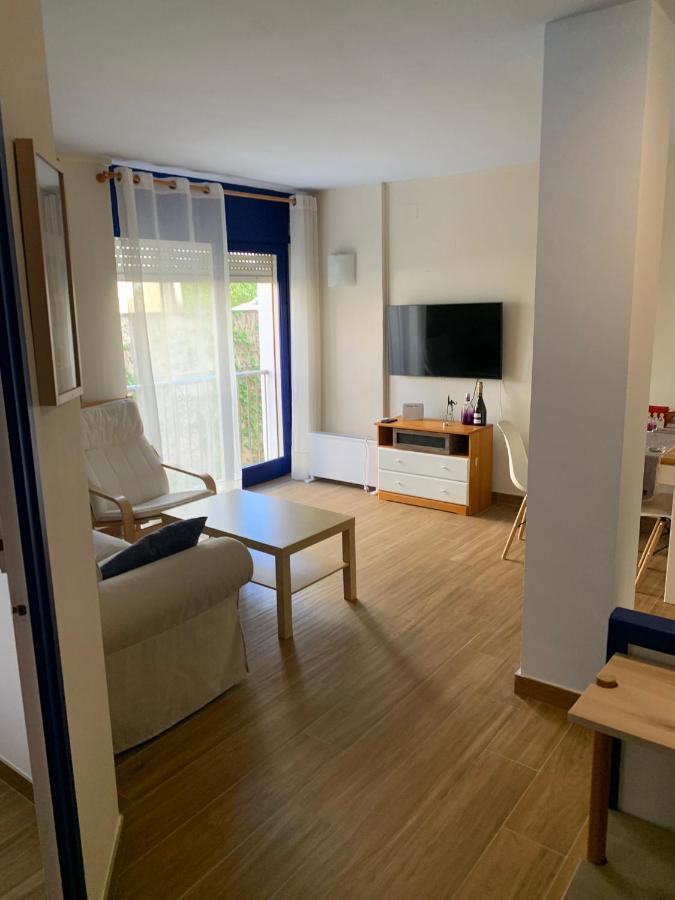 Cosy Apartment In L Escala, 7 Mins Walk To The Closest Beach, Riells L' Escala Kültér fotó